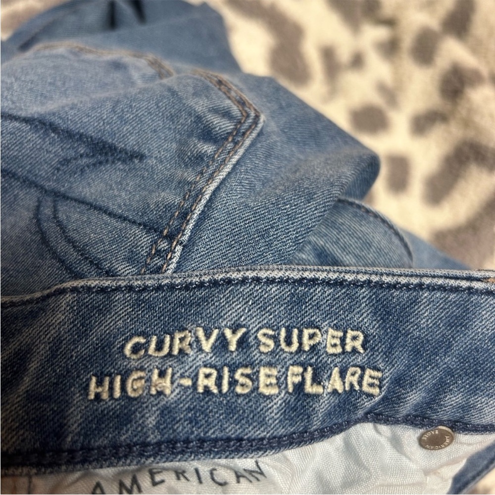American Eagle Curvy Super High Rise Flare Jeans Short - Picture 4 of 5